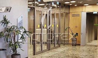 Противопожарные двери EIWS-60 большого размера на курорте премиум-класса